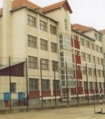 Părinții de la școala din Bistrița, unde elevul de 13 ani a atacat o profesoară, sunt revoltați. „Nu suntem de acord să se întoarcă în instituția noastră”