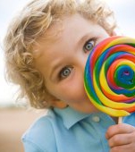 Top 10 alimente neprietenoase cu dintii copiilor