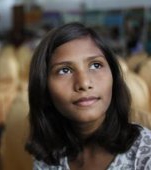 La doar 13 ani, o fata saraca din India si-a inceput masterul in microbiologie