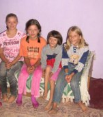 Ajuta 4 fetite orfane de ambii parinti sa aiba o locuinta si lemne de foc pentru iarna