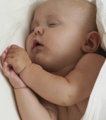 Pozitiile de somn potrivite pentru copil in functie de varsta