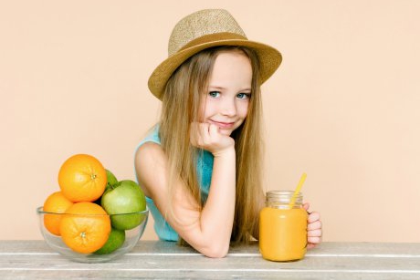Sucul de fructe chiar provoaca obezitatea la copii?