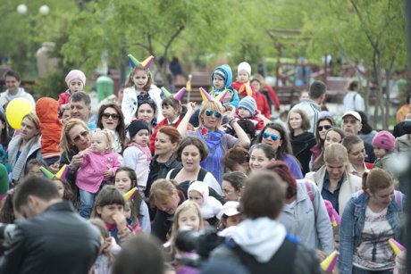 Gasca Zurli a organizat cel mai mare flashmob de copii si parinti