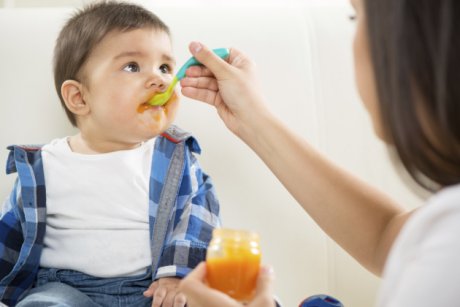 Intrebari si raspunsuri despre mancarea pentru bebelusi la borcanele