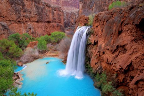 Top 10 cele mai spectaculoase piscine naturale din lume