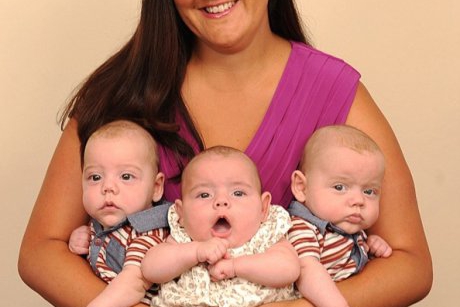 O super familie! O femeie a nascut patru copii in mai putin de un an