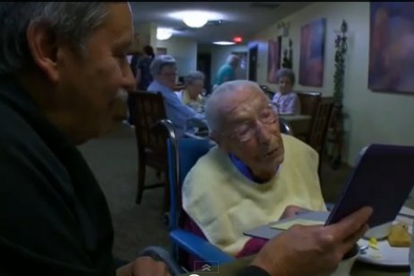O femeie de 114 ani a fost nevoita sa minta in legatura cu varsta ei pentru a-si face cont de Facebook