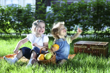 10 sfaturi pentru un copil sociabil in parc