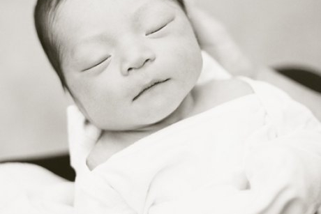 Caz socant in China: O fetita s-a nascut... insarcinata cu gemeni