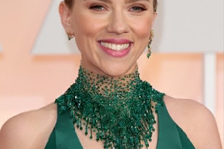 Scarlett Johansson si-a adus pompa de san la Oscaruri