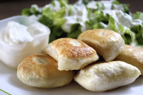 Pierogi, piroste sau coltunasii umpluti