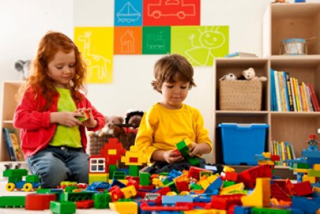 Cum inveti copilul formele cu Lego Duplo