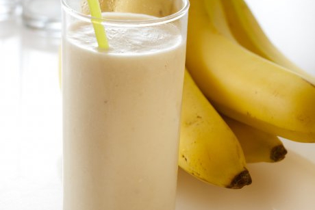 Milkshake cu banane si ciocolata