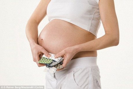 Paracetamolul in timpul sarcinii poate afecta bebelusii baieti: Infertilitate si risc de cancer 