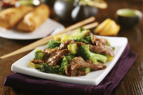 Broccoli cu carne la wok