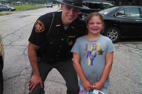 Un gest minunat: ce a facut un politist pentru o fetita de 12 anisori