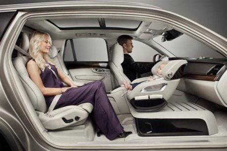 Volvo creeaza masina ce va avea scaunul pentru copii in partea din fata