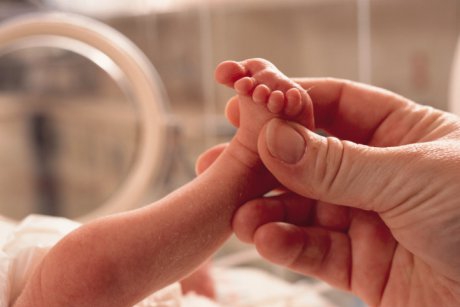 Stii care sunt nevoile speciale ale bebelusilor prematuri sau dismaturi? Afla aici!