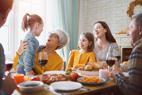 De ce copilul nu trebuie niciodata fortat sa imbratiseze sau sa sarute o ruda sau un prieten de familie