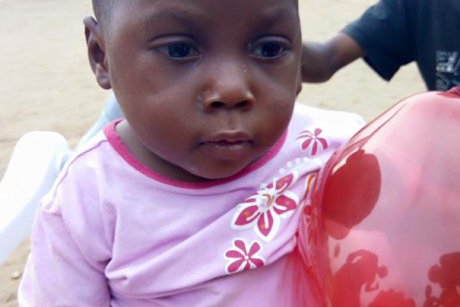 Iată cum arată băieţelul nigerian abandonat de părinţi, după 3 luni de când a fost salvat