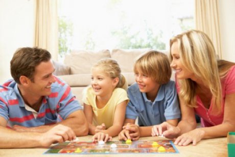 O oră pe zi cu copilul: jocuri interactive de familie