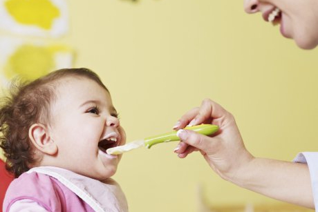 Diversificarea alimentatiei la sugari