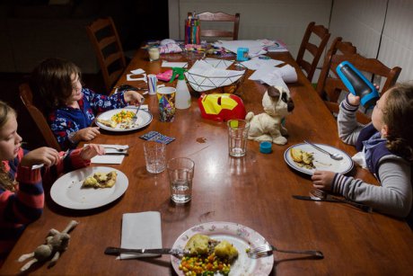 Fotografii cu realitatea amuzantă, crudă și incredibilă a vieții de familie