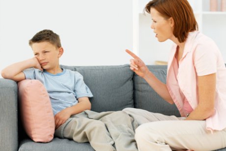 Un studiu dezvăluie că părinții dominatori cresc copii răutăcioși