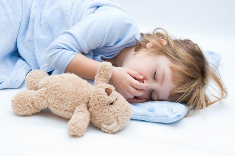 Ora de culcare influențează greutatea copilului