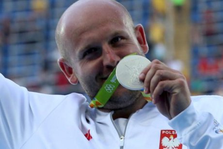 Medaliat olimpic își scoate medalia la licitație pentru a salva viața unui copil