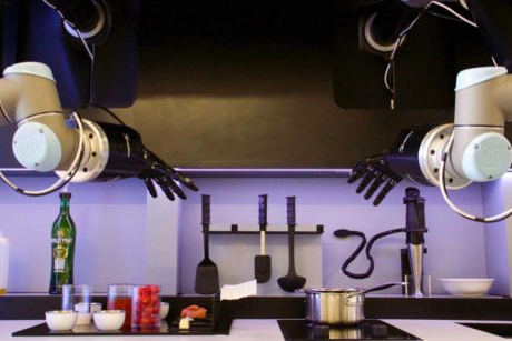 Prima bucătărie robotizată este aici. Un Master Chef la tine acasă