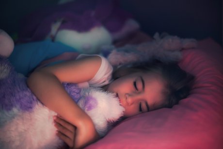 Ghid de somn pentru copil pe vârste: sfaturi utile pentru părinți de la pediatru 