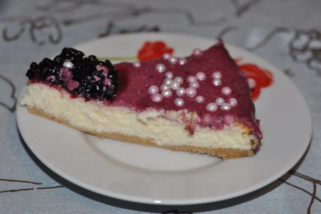 Cheesecake cu glazura din mure