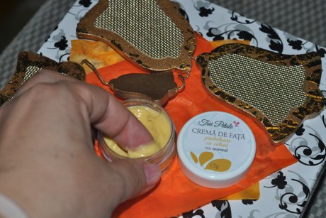 Testăm și recomandăm: cremele 100% naturale de la Trei Petale