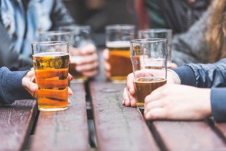 Cu cât bei mai mult alcool, cu atât mai deștept ești...spune un studiu
