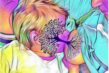 Aplicația care transformă propria ta poză alăptând copilul într-o adevărată operă de artă