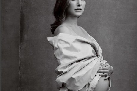 Natalie Portman gravidă: sedința foto din Vanity Fair semnată de Annie Leibovitz este uimitoare