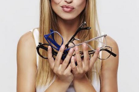 Ce tip de ochelari sunt adecvați pentru forma feței tale