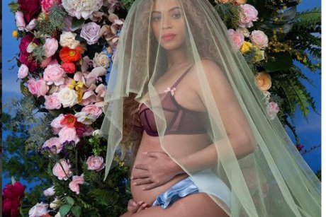 Beyonce va deveni mămică de gemeni!
