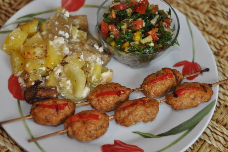 Mini-kebab cu tabouleh (salata de patrunjel)