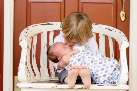 Primul născut este mai inteligent decât frații mai mici, conform studiilor