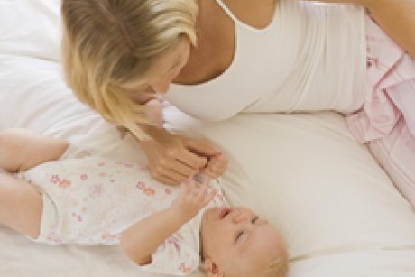Sfatul Specialistilor: 10 detalii de urmarit in prima luna acasa a bebelusului