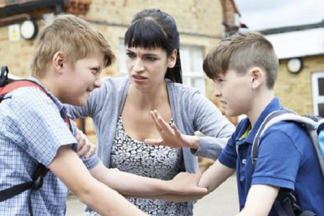 Cum să reacționezi când copilul tău este agresat de alt copil
