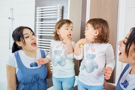 Cum să-ți înveți copilul să se spele pe dinți