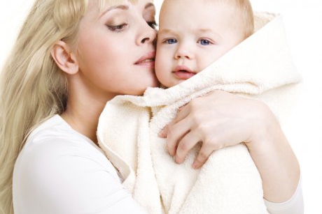 Ingrijirea tenului: 10 reguli obligatorii pentru o mama frumoasa