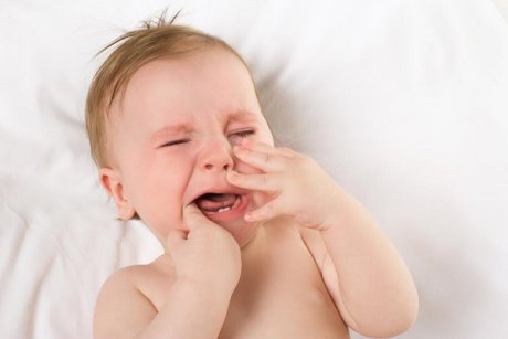 Remedii naturale pentru durerile provocate de erupția dentară la bebeluși