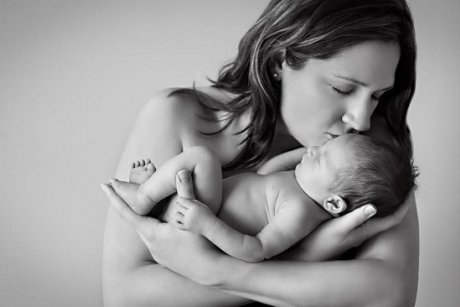 Cele 7 stadii prin care trece o mamă în primele luni de la nașterea bebelușului
