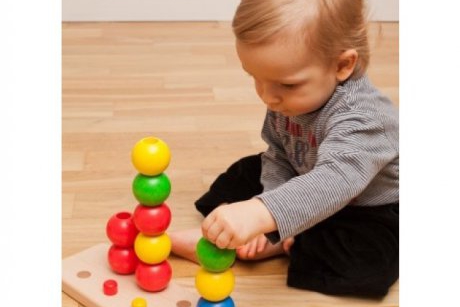 5 motive să alegi jucării din lemn pentru copilul tău