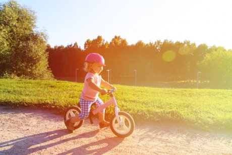 Bicicletele fără pedale: 5 motive care fac copiii fericiți
