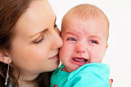 Cele 8 semne care îți dezvăluie că bebelușul are colici